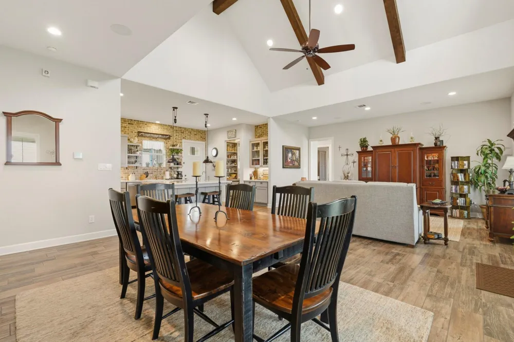 12030 County Line Road Wallis, TX 77485