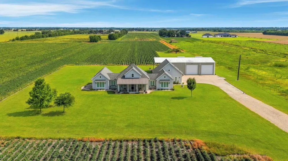 12030 County Line Road Wallis, TX 77485