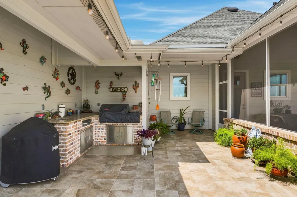12030 County Line Road Wallis, TX 77485