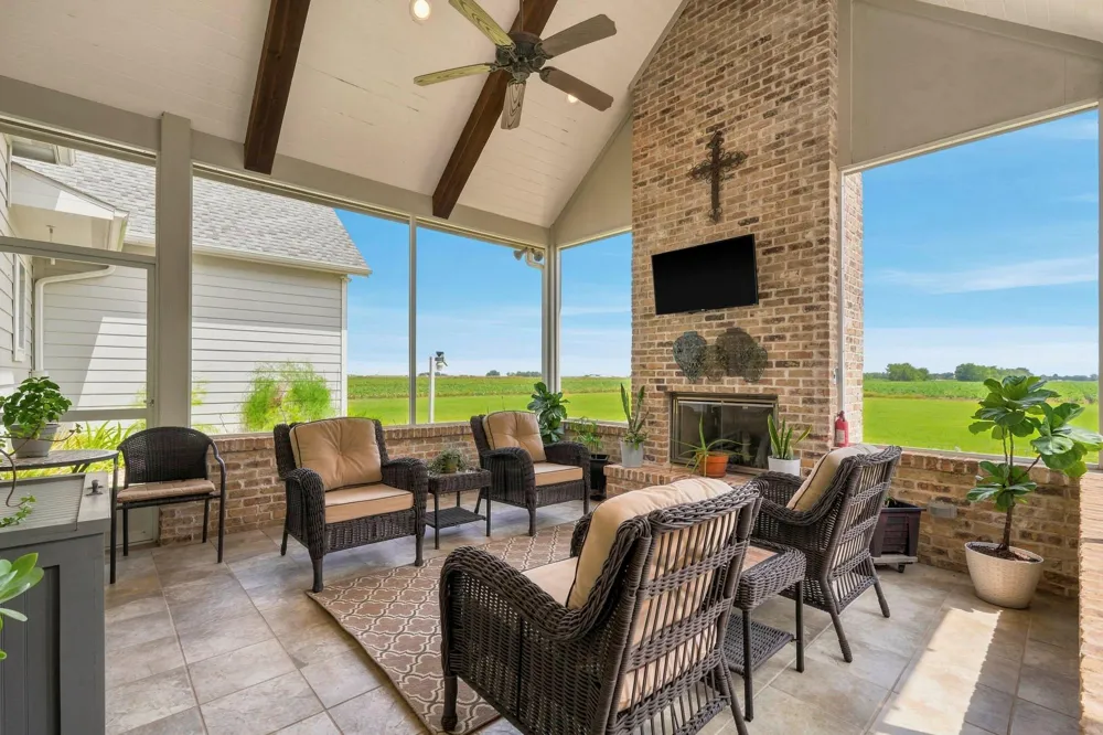 12030 County Line Road Wallis, TX 77485