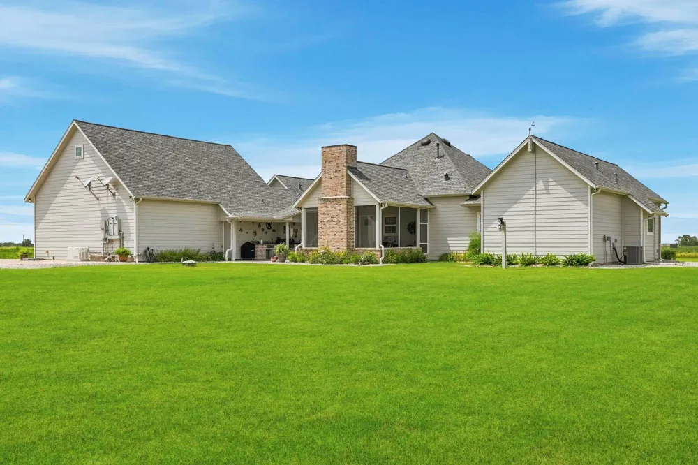 12030 County Line Road Wallis, TX 77485