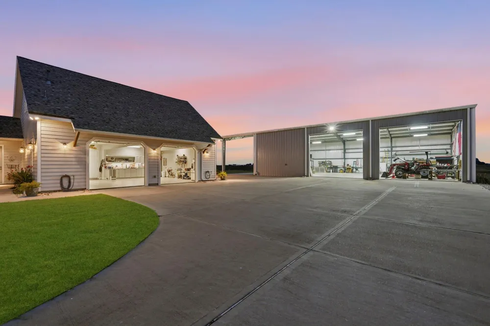 12030 County Line Road Wallis, TX 77485