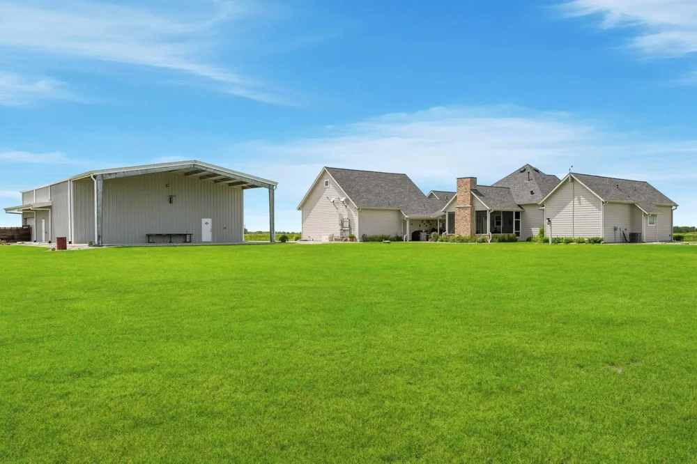 12030 County Line Road Wallis, TX 77485