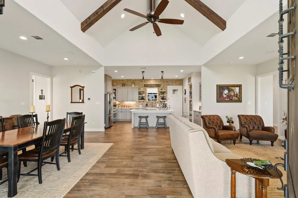 12030 County Line Road Wallis, TX 77485