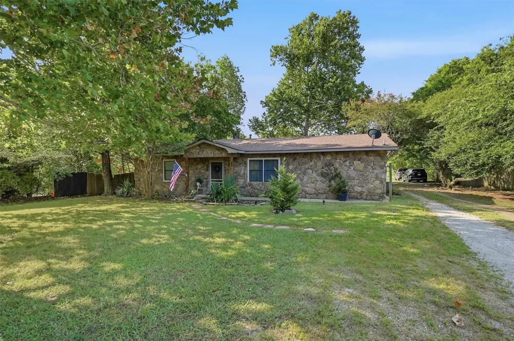 2615 Rodeo Durant, OK 74701