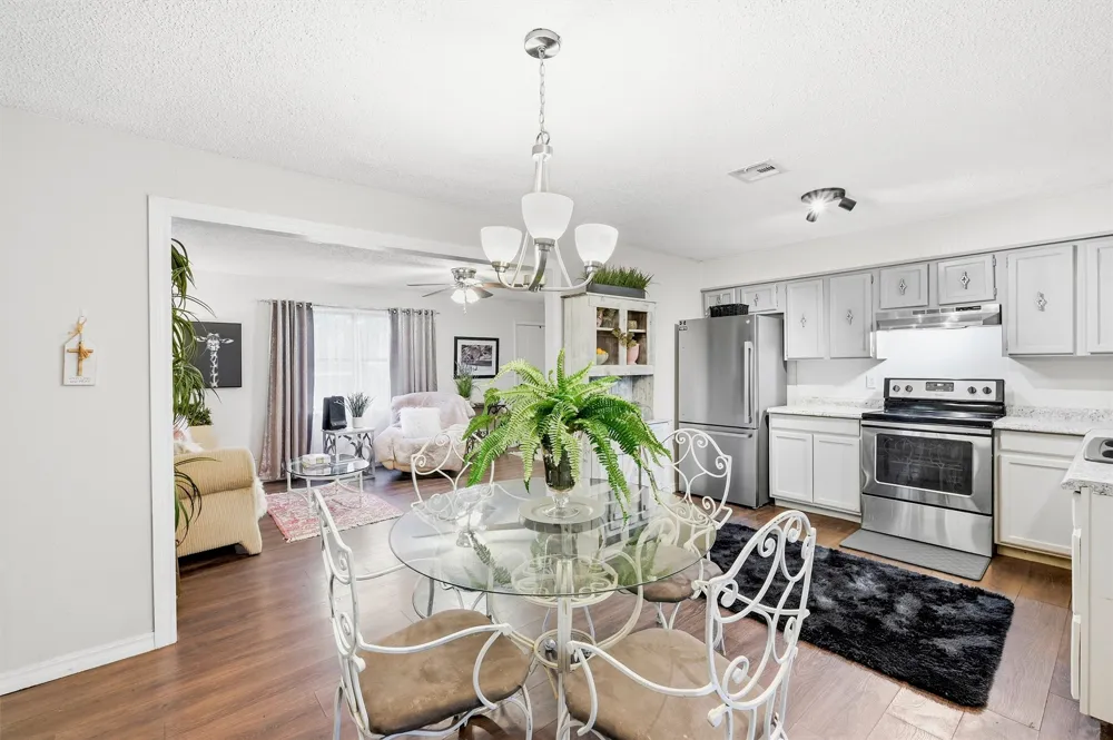 2615 Rodeo Durant, OK 74701