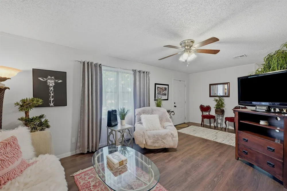 2615 Rodeo Durant, OK 74701
