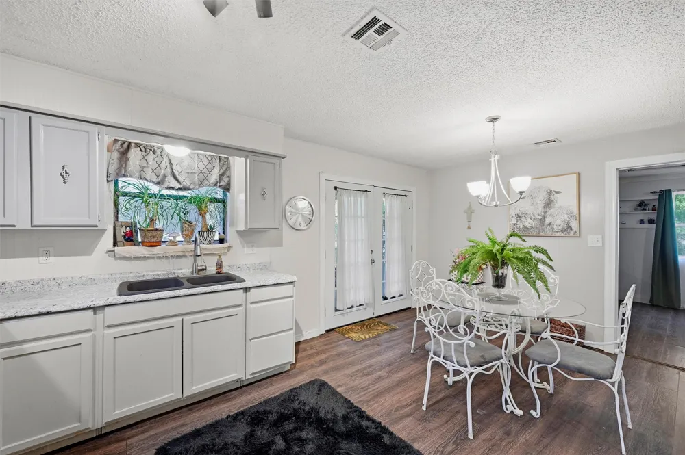 2615 Rodeo Durant, OK 74701