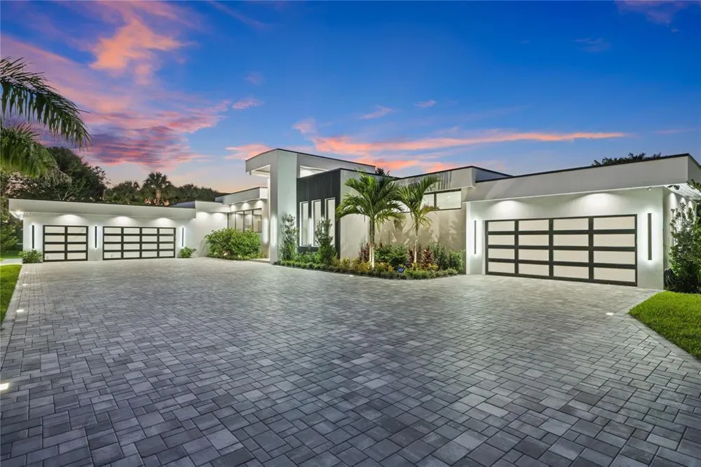 8795 Valencia Court Parkland, FL 33067