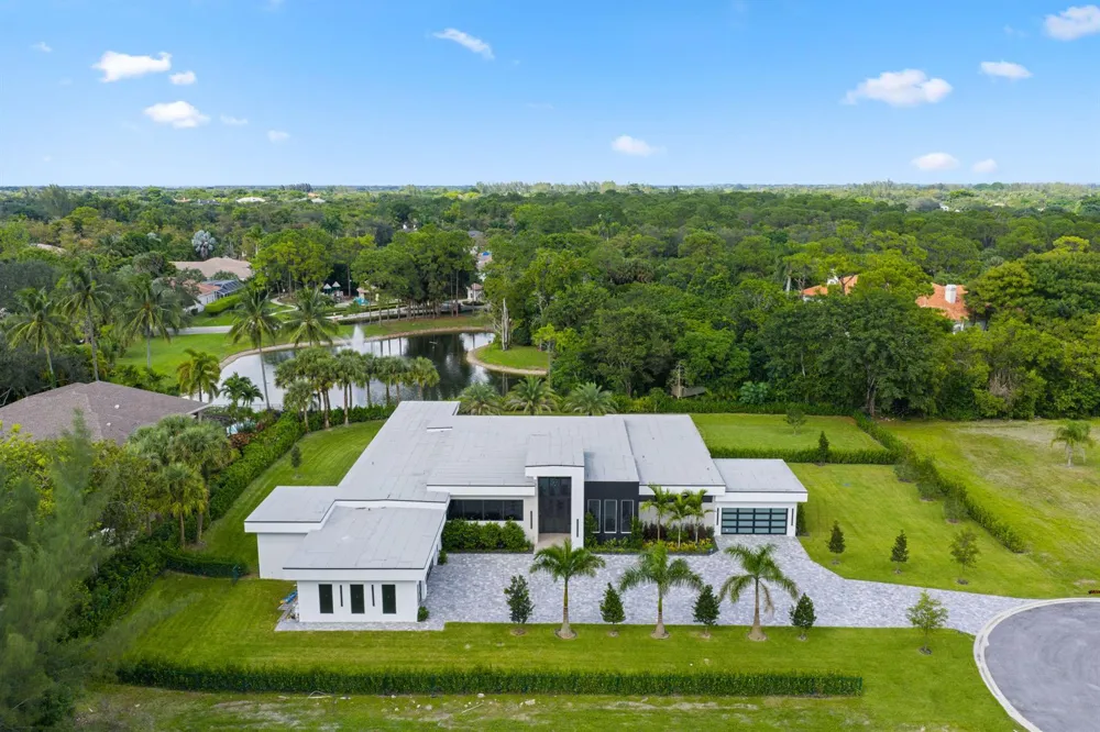 8795 Valencia Court Parkland, FL 33067