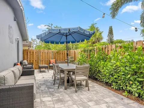 1208 NE 5TH AVENUE #1