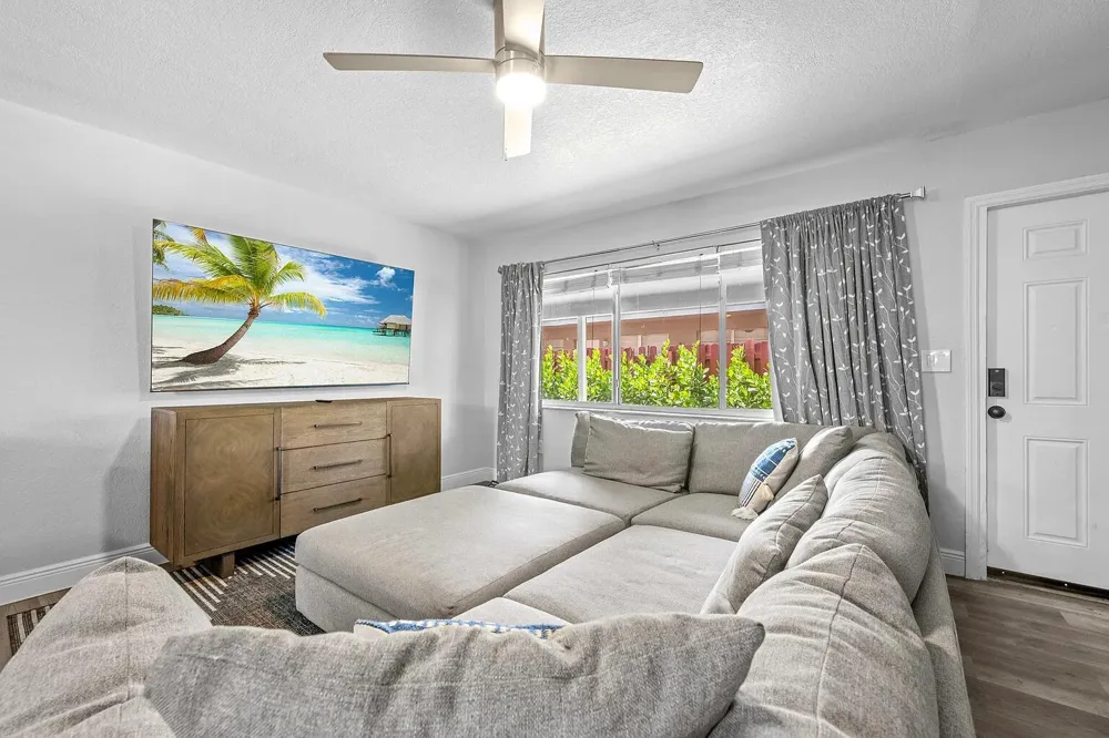 1208 NE 5TH AVENUE #1 Fort Lauderdale, FL 33304