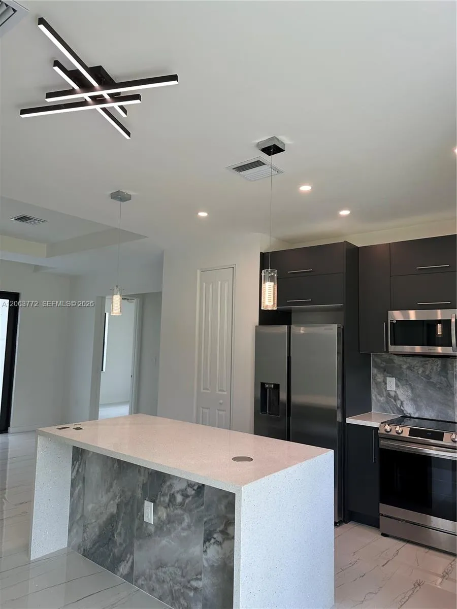 3525 43 Ave, N.E. Naples, FL 34120