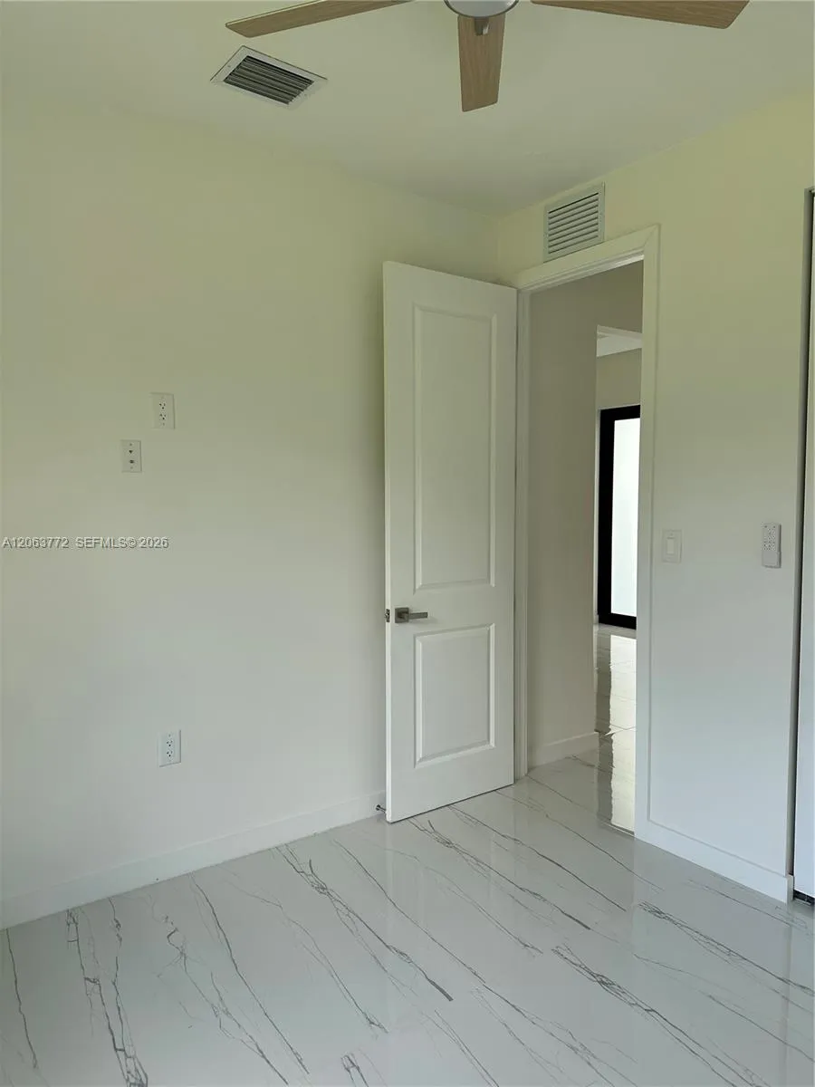 3525 43 Ave, N.E. Naples, FL 34120