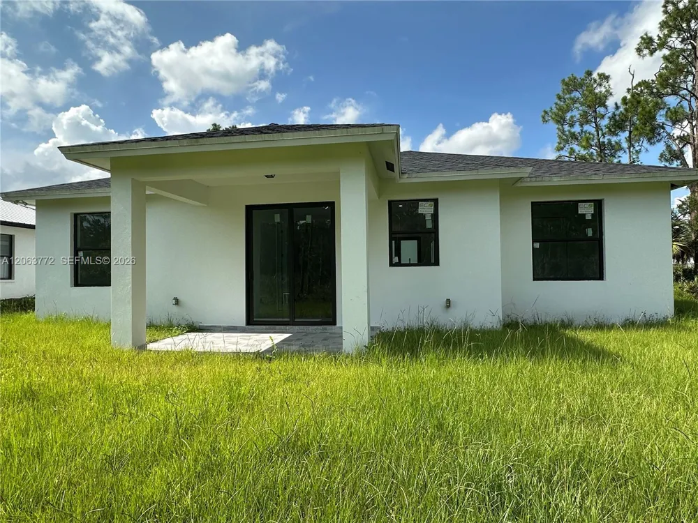 3525 43 Ave, N.E. Naples, FL 34120