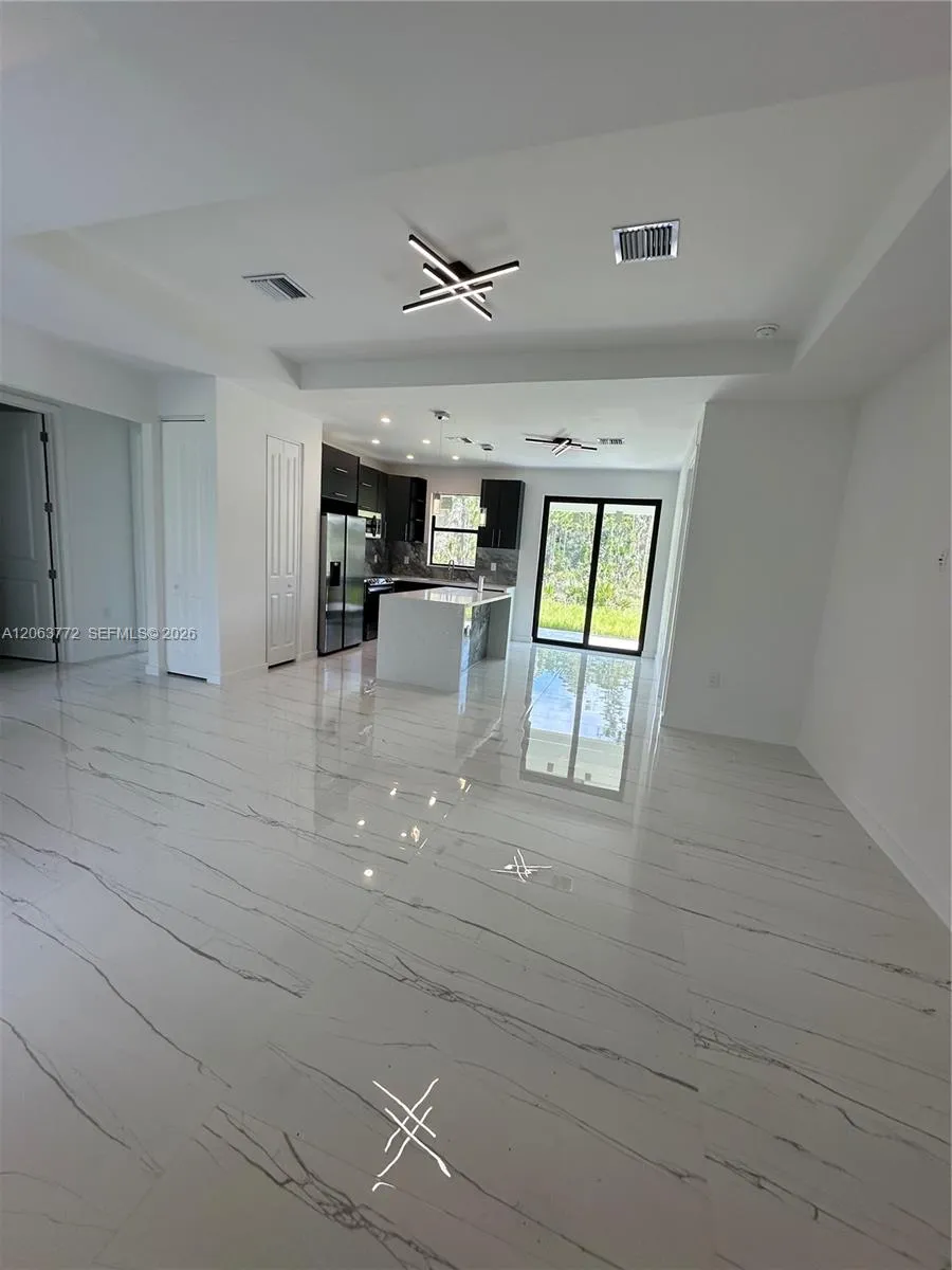 3525 43 Ave, N.E. Naples, FL 34120