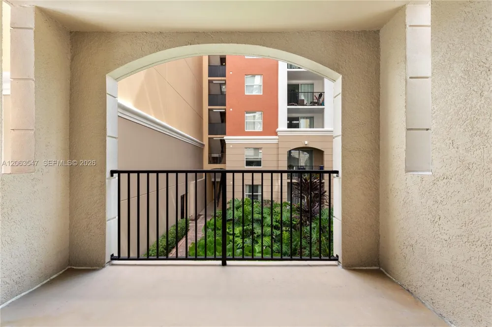 17100 Bay Rd #1210 Sunny Isles Beach, FL 33160