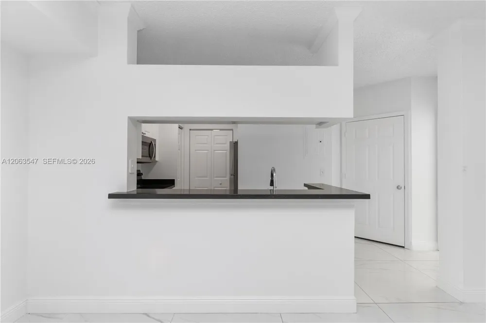 17100 Bay Rd #1210 Sunny Isles Beach, FL 33160