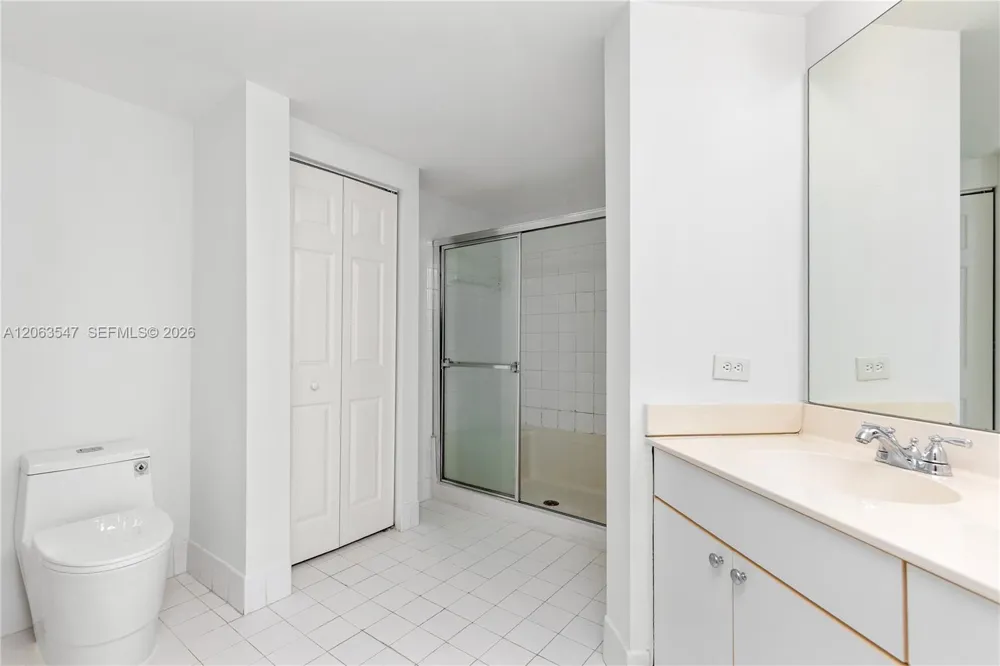 17100 Bay Rd #1210 Sunny Isles Beach, FL 33160