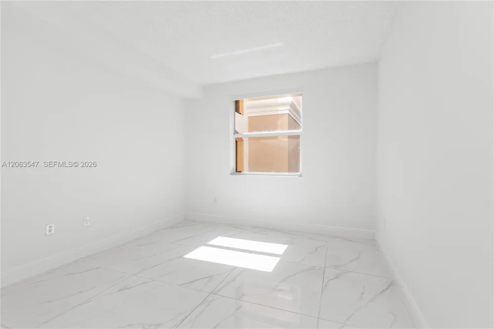 17100 Bay Rd #1210 Sunny Isles Beach, FL 33160