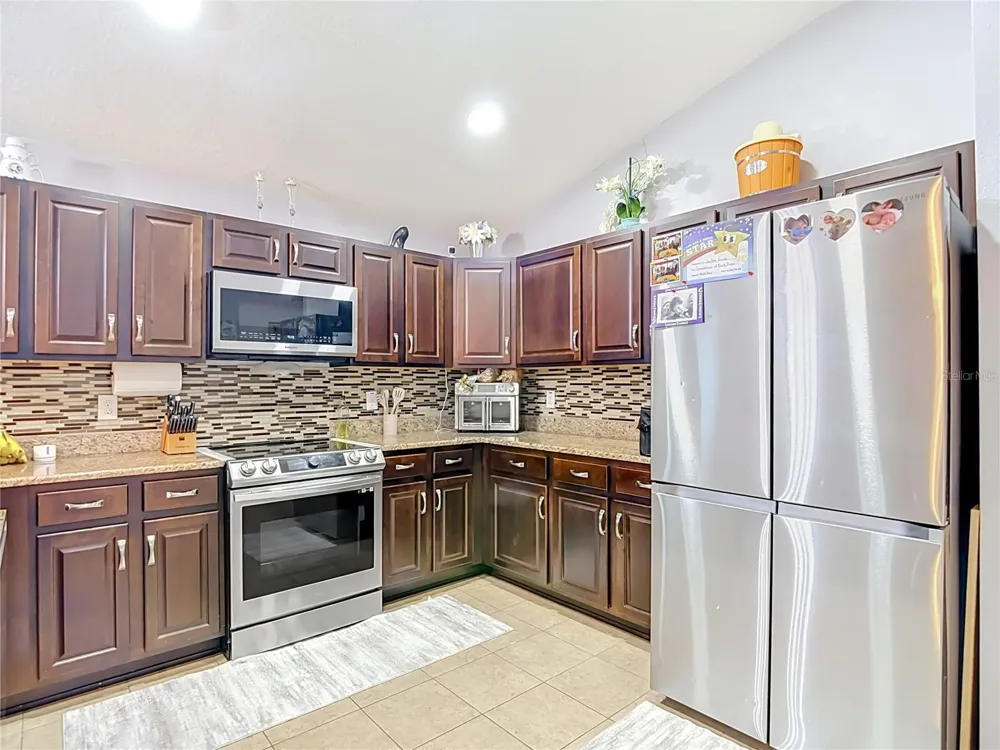 6328 SPARKLING WAY Wesley Chapel, FL 33545