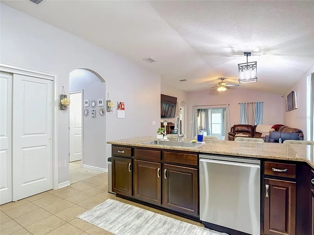6328 SPARKLING WAY Wesley Chapel, FL 33545