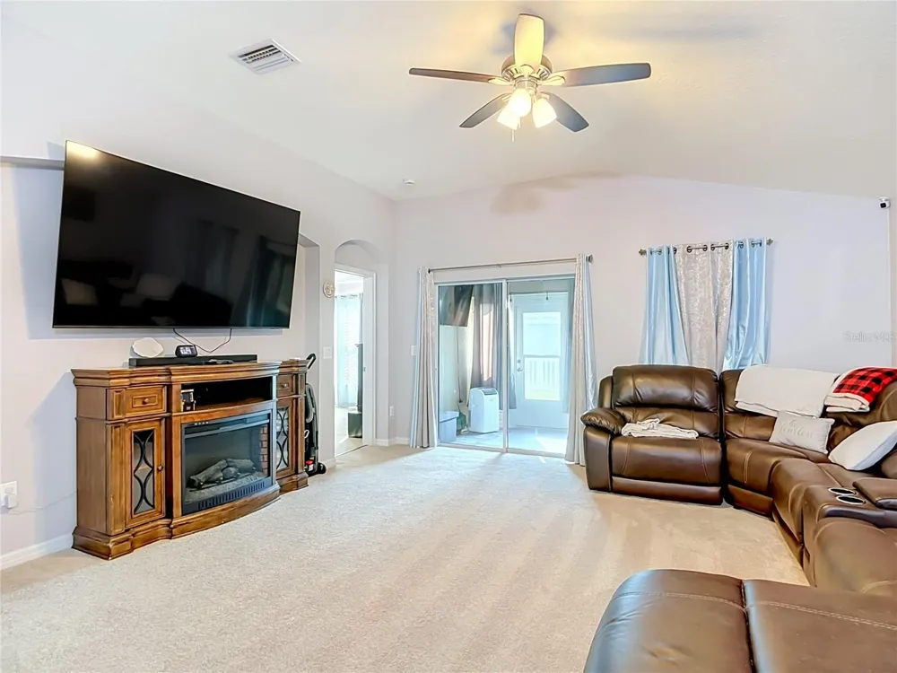 6328 SPARKLING WAY Wesley Chapel, FL 33545