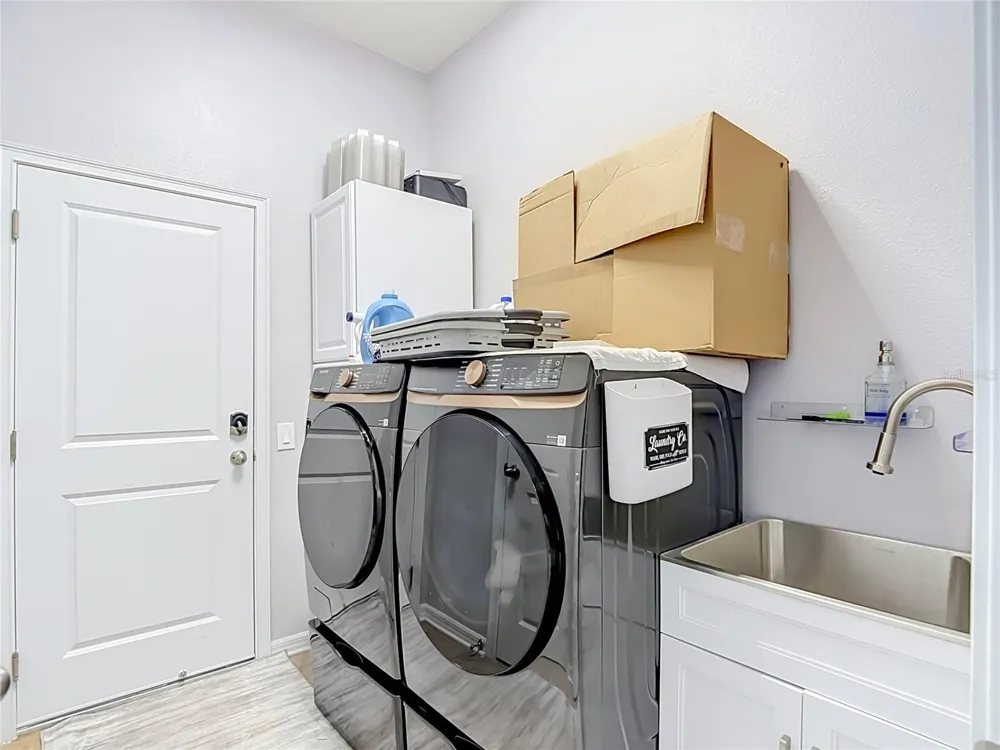 6328 SPARKLING WAY Wesley Chapel, FL 33545