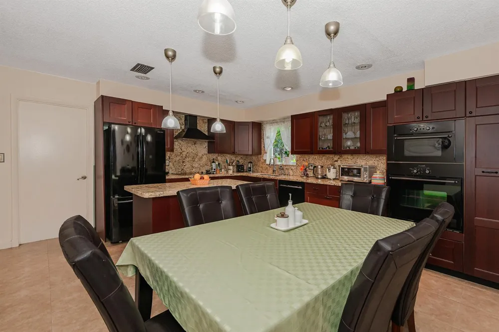 4961 SW 94TH AVENUE Cooper City, FL 33328