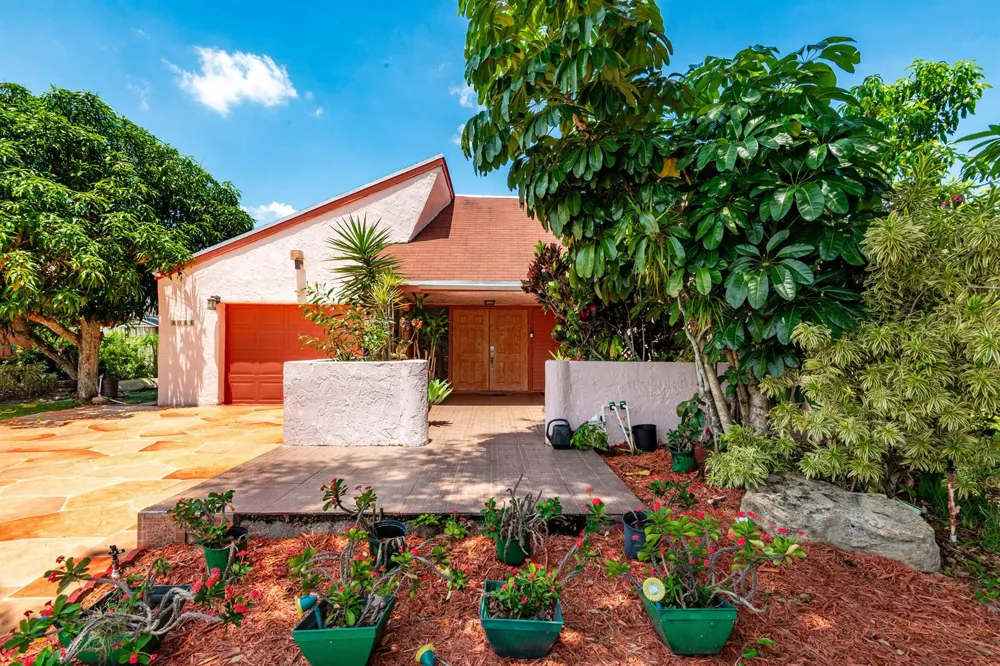 4961 SW 94TH AVENUE Cooper City, FL 33328