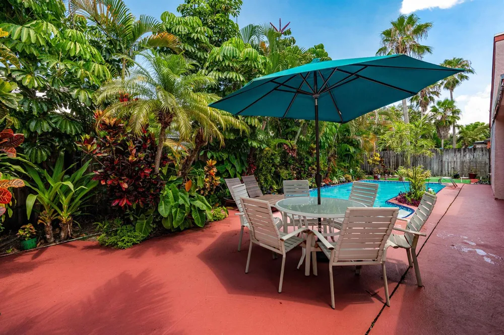 4961 SW 94TH AVENUE Cooper City, FL 33328