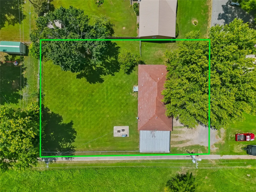 702 W Walnut Street Stilwell, OK 74960