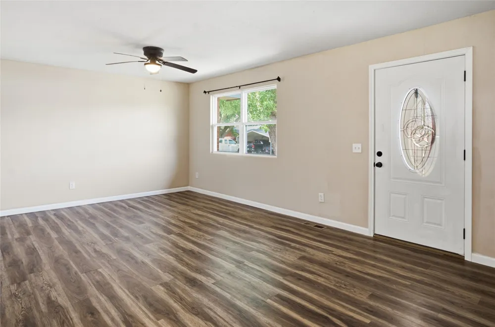 702 W Walnut Street Stilwell, OK 74960