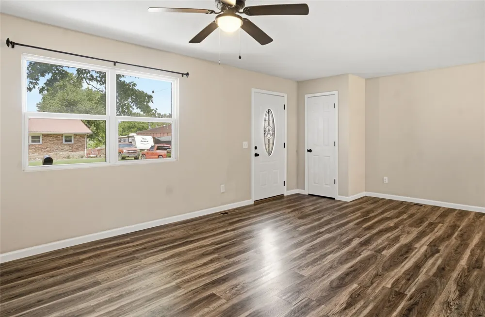 702 W Walnut Street Stilwell, OK 74960