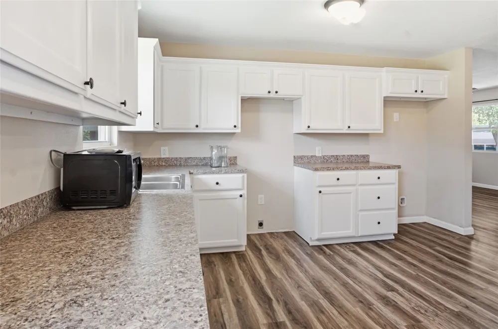 702 W Walnut Street Stilwell, OK 74960