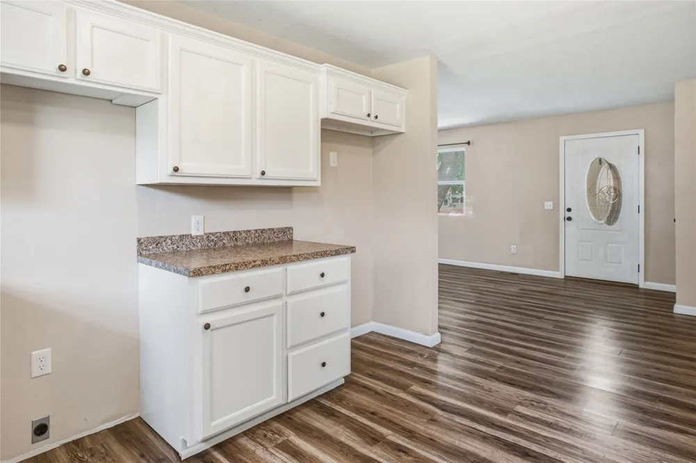 702 W Walnut Street Stilwell, OK 74960