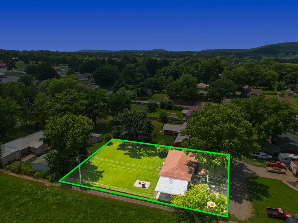 702 W Walnut Street Stilwell, OK 74960