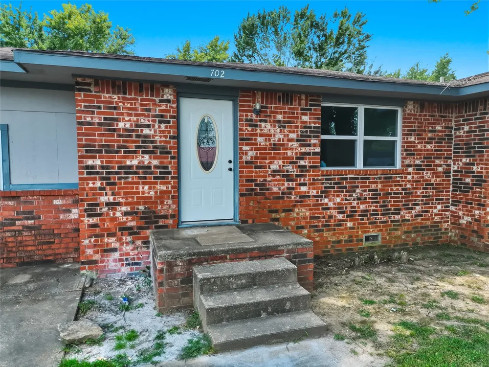 702 W Walnut Street Stilwell, OK 74960