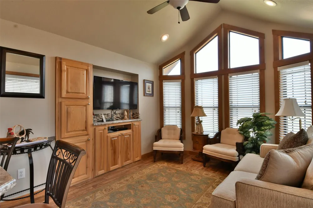 12570 Fm 1155 E The Southern Belle Cottage Washington, TX 77880