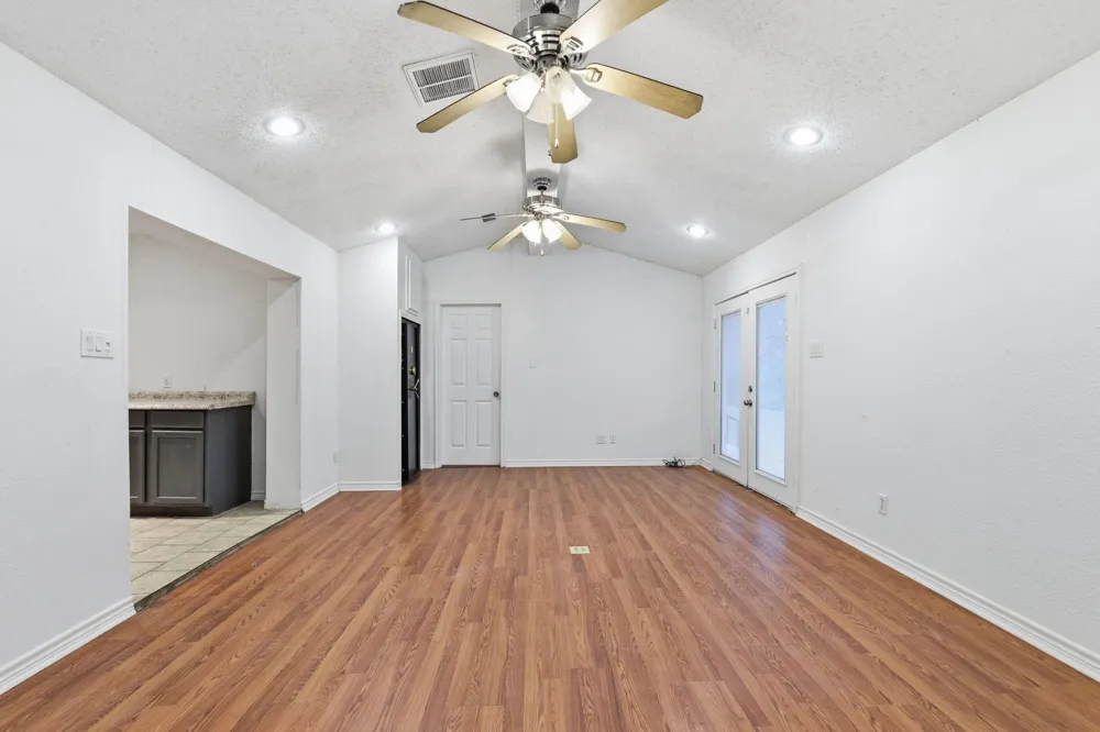 402 Anderson Road Livingston, TX 77351