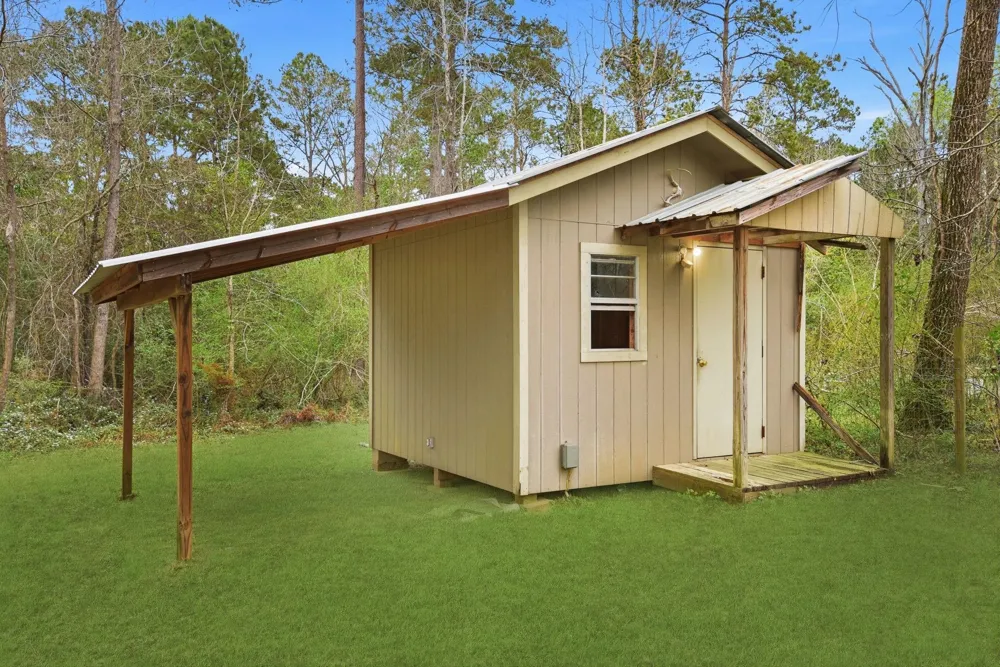 402 Anderson Road Livingston, TX 77351