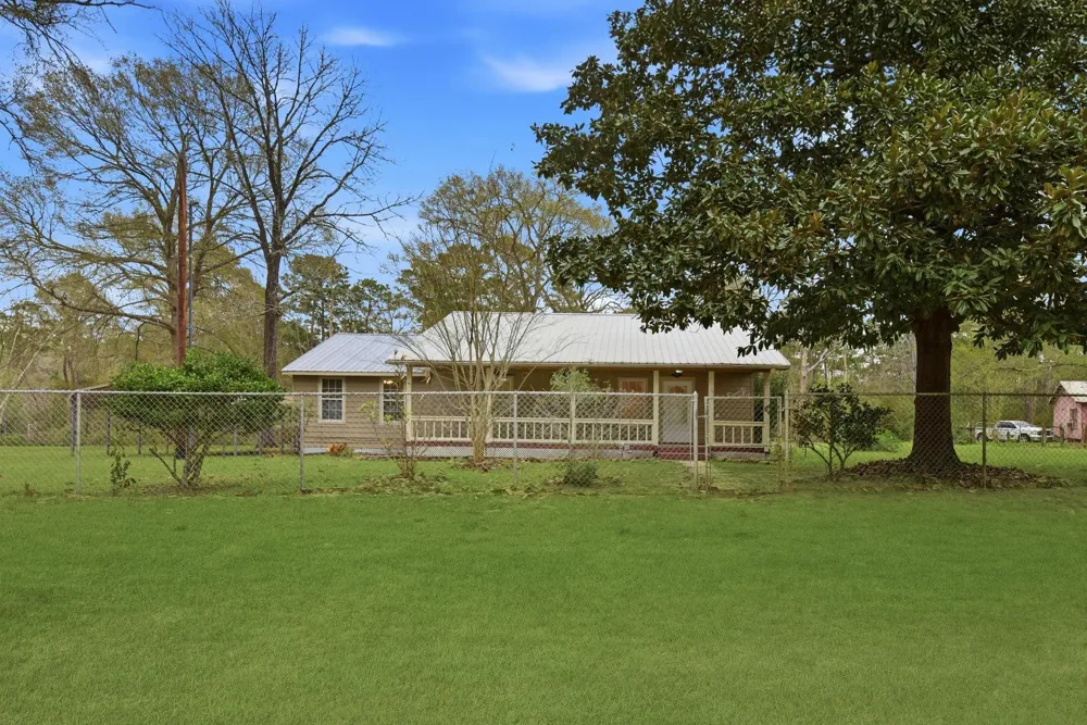 402 Anderson Road Livingston, TX 77351