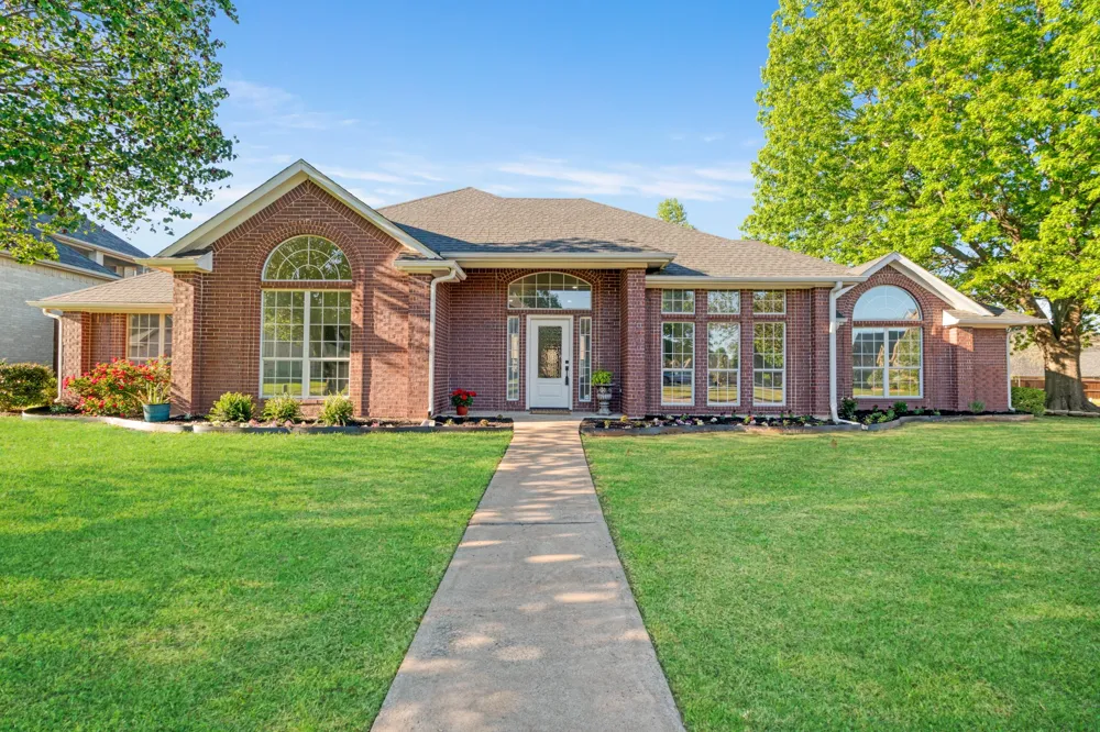 3025 Aspen Paris, TX 75462