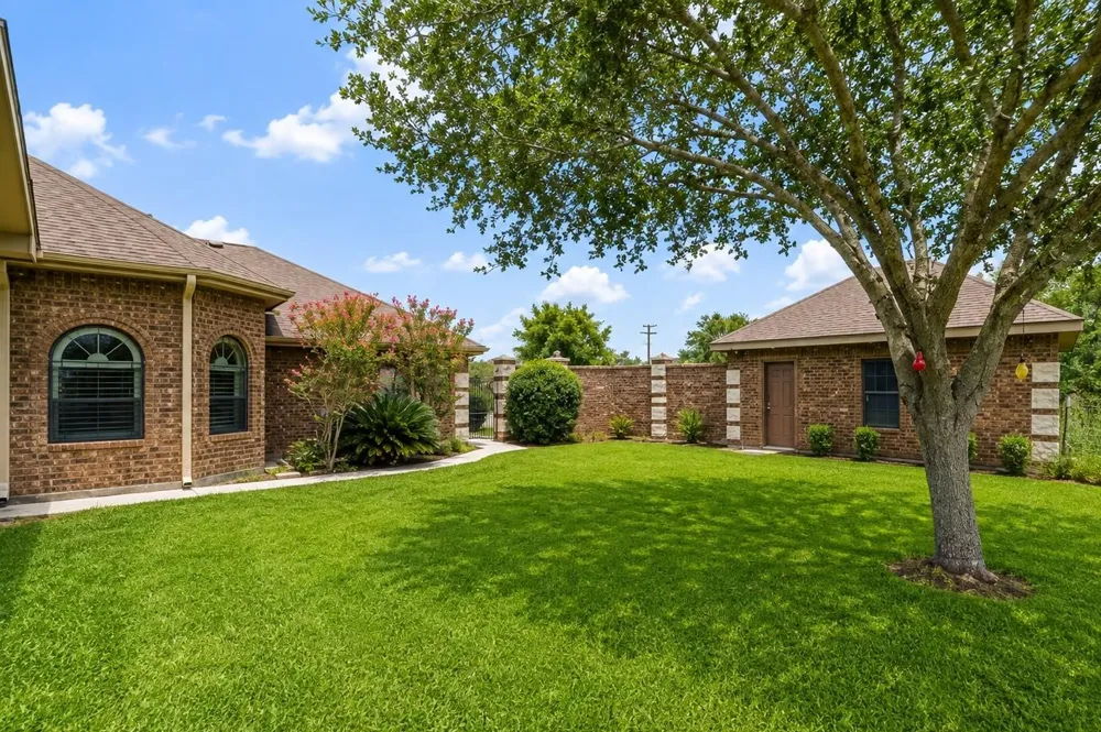 390 County Road 1030 Kingsville, TX 78363
