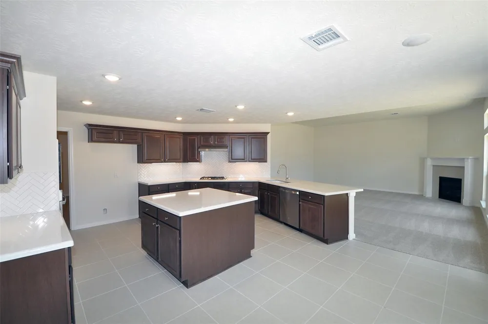 2210 Fortuna Drive League City, TX 77539
