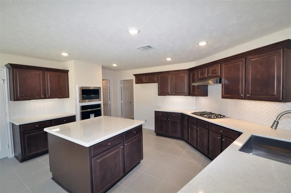 2210 Fortuna Drive League City, TX 77539
