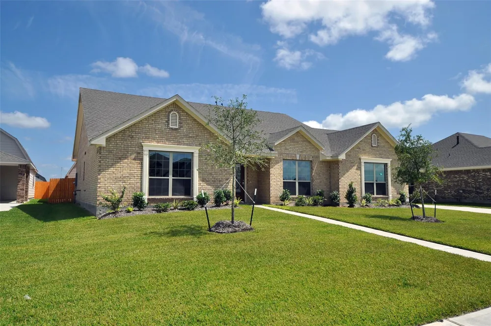 2210 Fortuna Drive League City, TX 77539