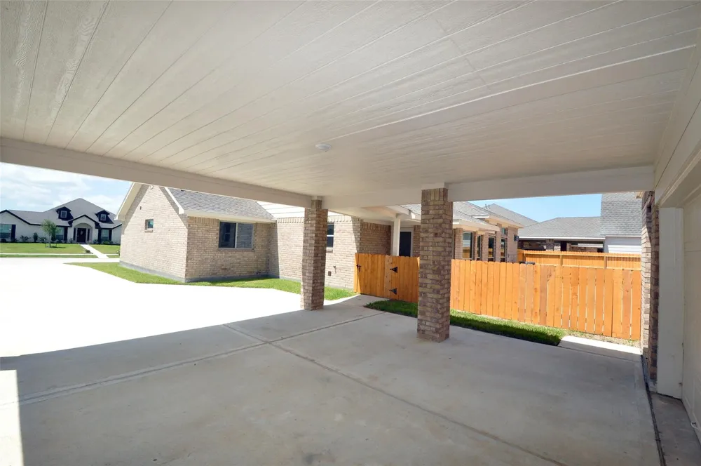 2210 Fortuna Drive League City, TX 77539