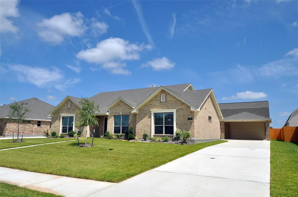2210 Fortuna Drive League City, TX 77539