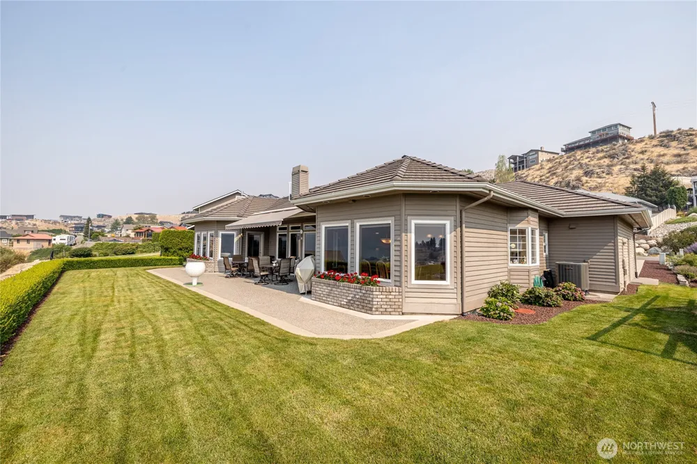 132 Bogey Boulevard Chelan, WA 98816